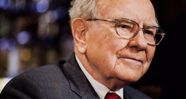 Warren Buffett chê cổ phiếu bán lẻ, đầu tư mạnh vào ngành hàng không