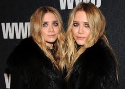 Hai chị em Mary-Kate và Ashley Olsen: Kiếm 1 tỷ USD/năm